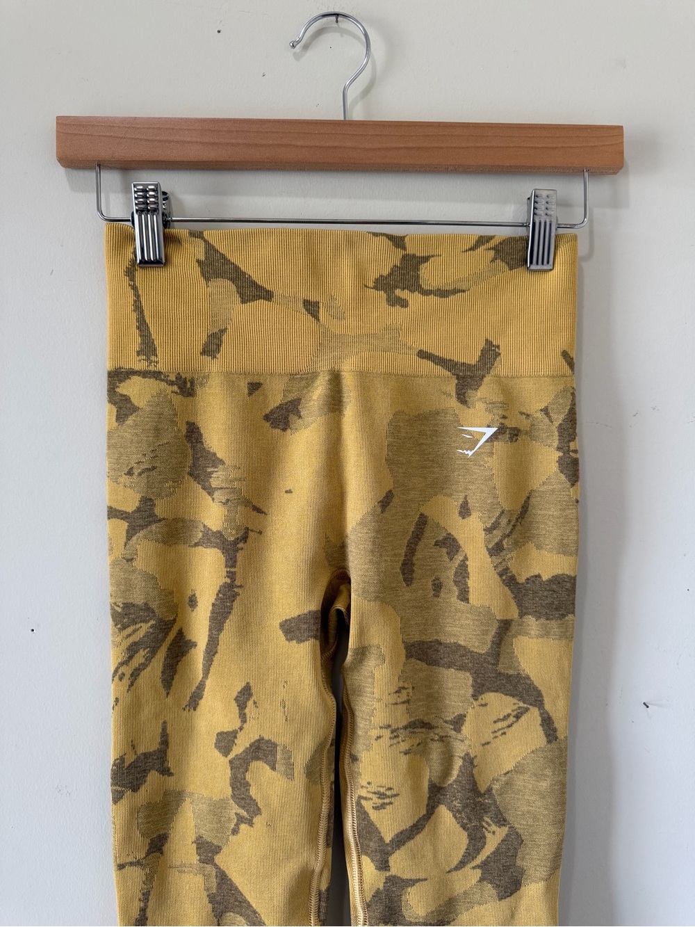 Gymshark Adapt Camo Seamless Leggings Savanna Yellow Size Small - Picture 3 of 5